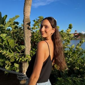 Meet your Posher, Alexis